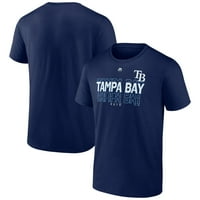 Машка фанатици брендирани од морнарицата Тампа Беј зраци се приклучуваат на силите маица